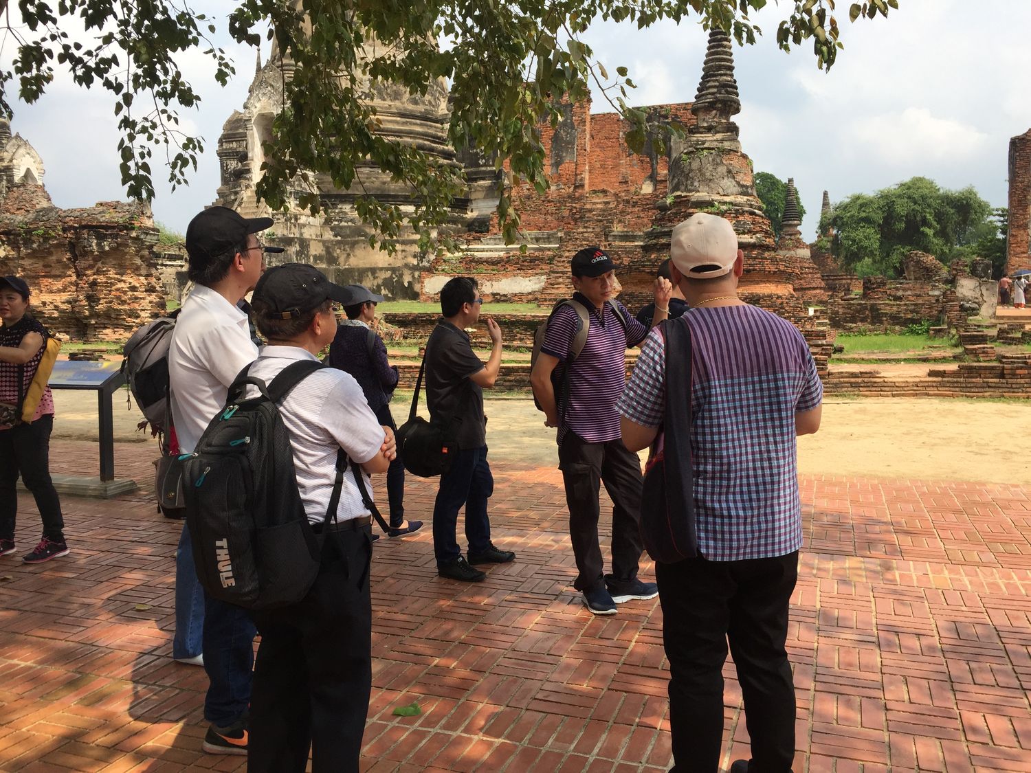 การค้นคว้ารวบรวมข้อมูลและให้ความรู้  เรื่อง “อารยธรรมและอารยสถานดาราศาสตร์ไทย”